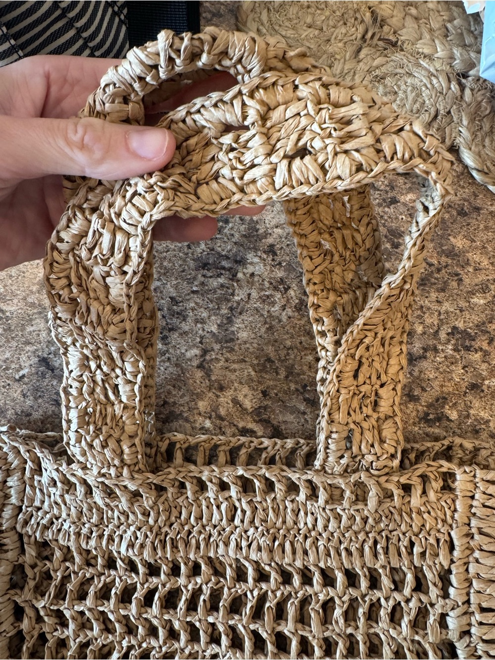 Chloe Beige Woven Straw Tote with Script Logo - Picture 4 of 8